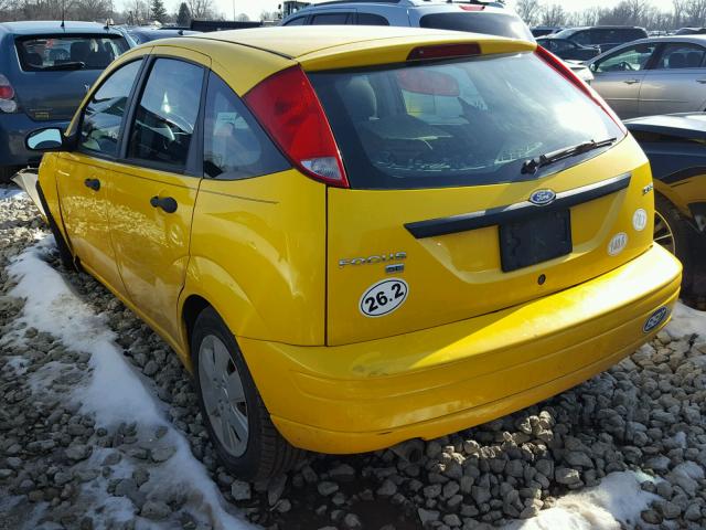 1FAFP37N06W167124 - 2006 FORD FOCUS ZX5 YELLOW photo 3