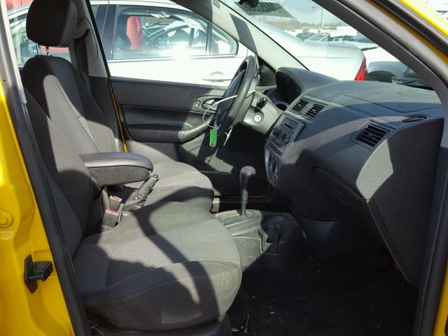 1FAFP37N06W167124 - 2006 FORD FOCUS ZX5 YELLOW photo 5