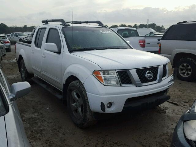 1N6AD09U07C416053 - 2007 NISSAN FRONTIER C WHITE photo 1