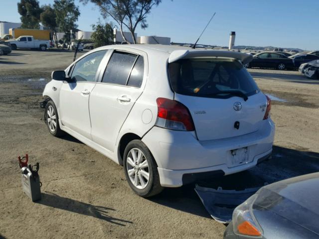 JTDKT903895221389 - 2009 TOYOTA YARIS WHITE photo 3