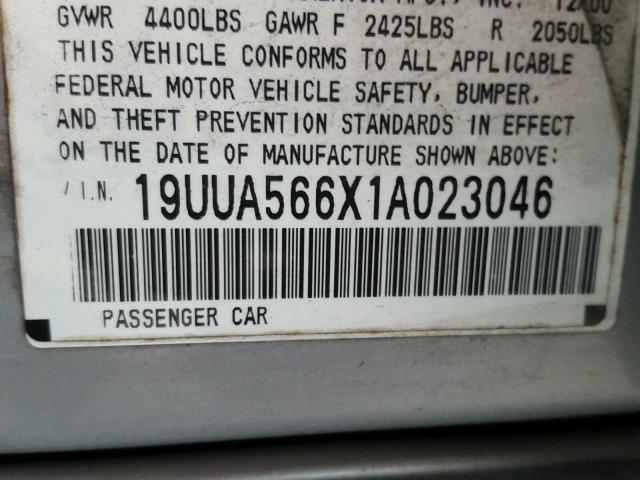 19UUA566X1A023046 - 2001 ACURA 3.2TL SILVER photo 10