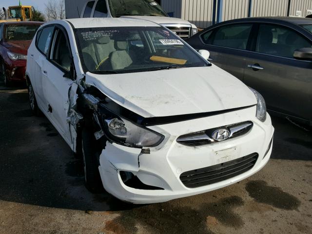 KMHCT5AEXDU106008 - 2013 HYUNDAI ACCENT GLS WHITE photo 1