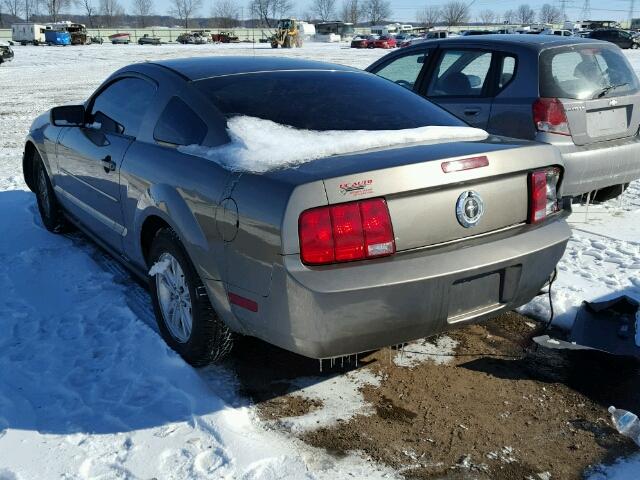 1ZVFT80N955251814 - 2005 FORD MUSTANG CHARCOAL photo 3