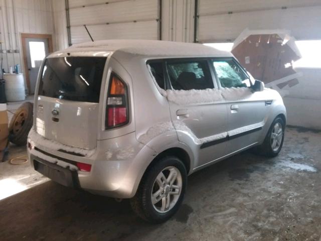 KNDJT2A25A7140268 - 2010 KIA SOUL + WHITE photo 4