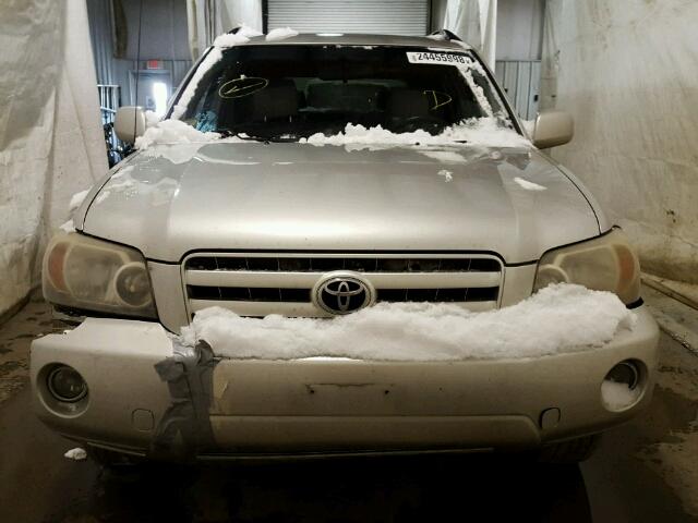 JTEEP21A440045058 - 2004 TOYOTA HIGHLANDER GRAY photo 9