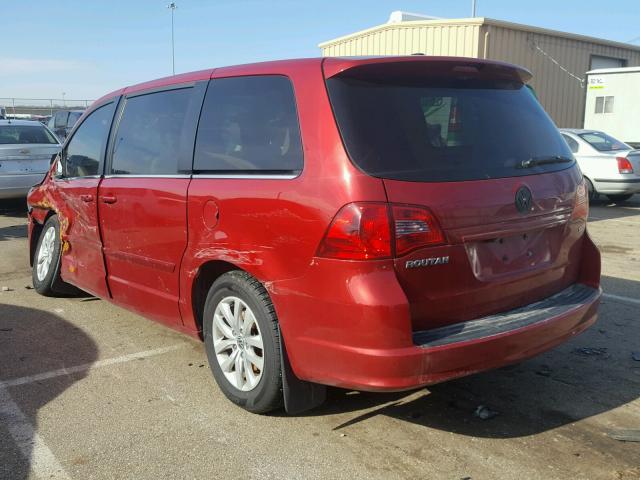 2V8HW54X29R599285 - 2009 VOLKSWAGEN ROUTAN SEL RED photo 3