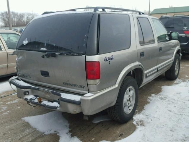 1GNDT13W612165823 - 2001 CHEVROLET BLAZER SILVER photo 4