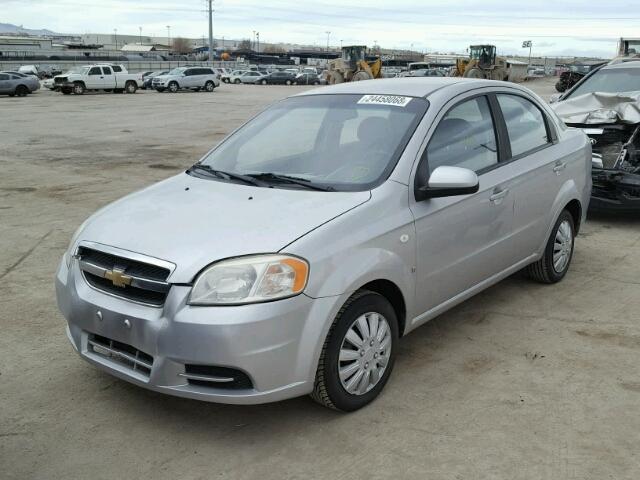 KL1TD56668B020612 - 2008 CHEVROLET AVEO BASE SILVER photo 2