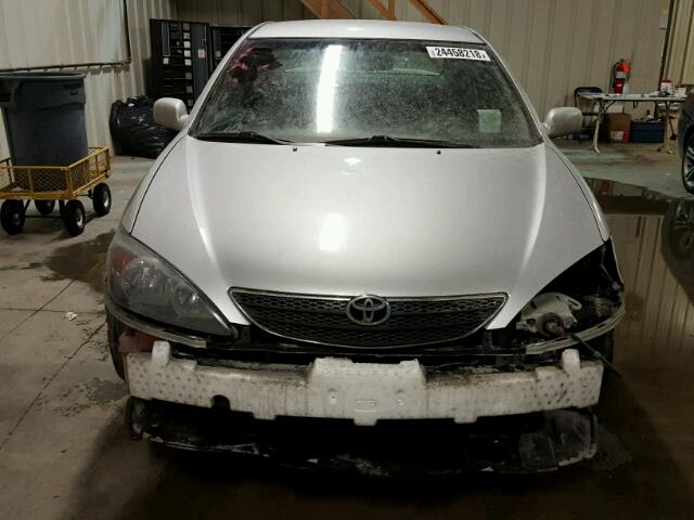 4T1BE32K04U850456 - 2004 TOYOTA CAMRY LE SILVER photo 9