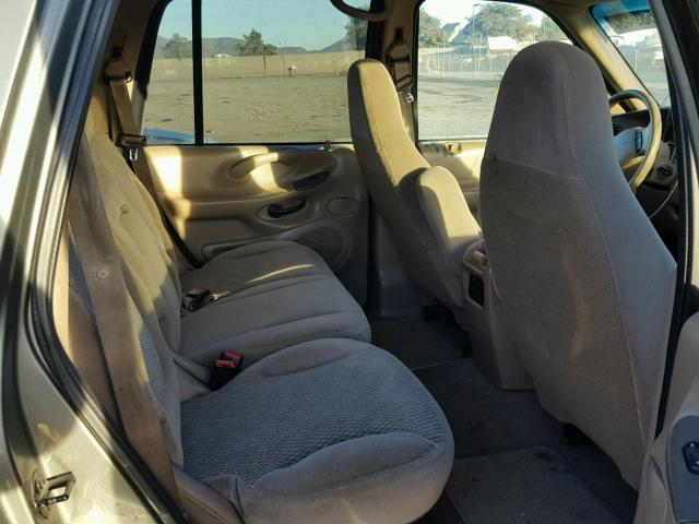 1FMRU1763XLC05084 - 1999 FORD EXPEDITION GRAY photo 6