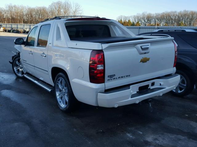 3GNTKGE72CG218101 - 2012 CHEVROLET AVALANCHE WHITE photo 3