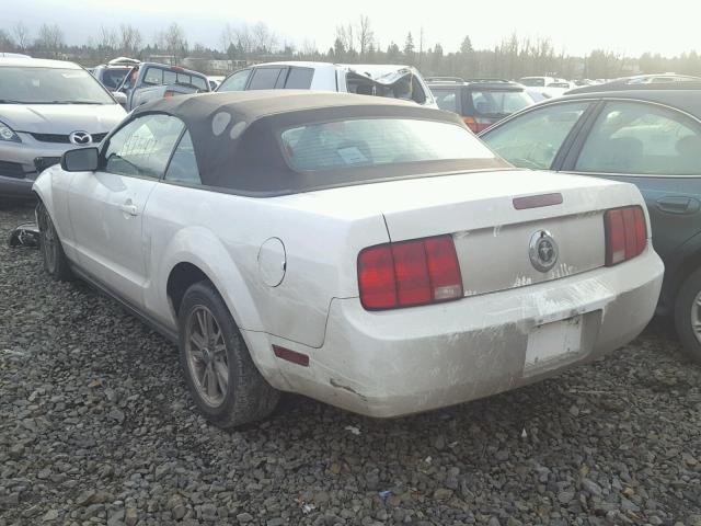 1ZVFT84NX75196593 - 2007 FORD MUSTANG WHITE photo 3