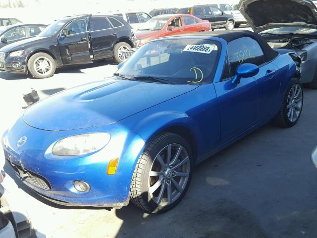 JM1NC25F060110612 - 2006 MAZDA MX-5 MIATA BLUE photo 2