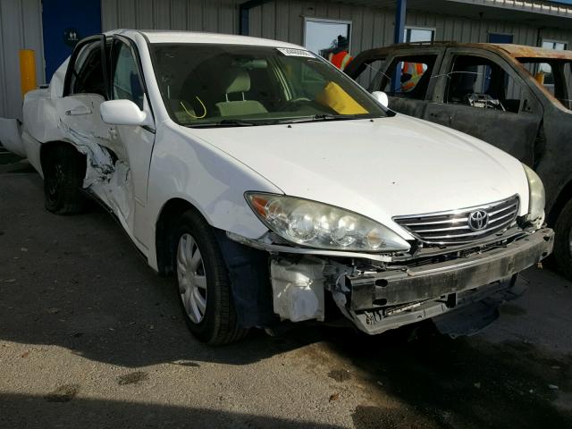 4T1BE32K55U544077 - 2005 TOYOTA CAMRY LE WHITE photo 1