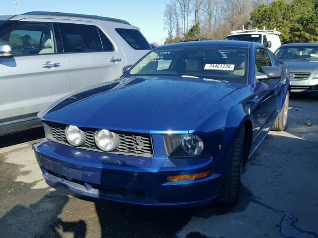 1ZVHT82H465130688 - 2006 FORD MUSTANG GT BLUE photo 2