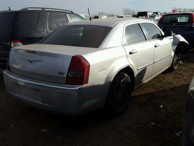 2C3KA53G68H207824 - 2008 CHRYSLER 300 TOURIN SILVER photo 4