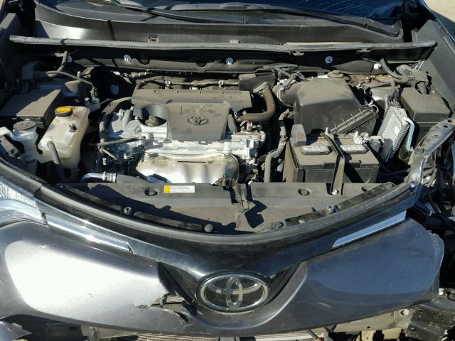 2T3WFREV2HW324494 - 2017 TOYOTA RAV4 XLE GRAY photo 7