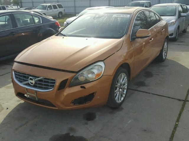 YV1622FS8C2105087 - 2012 VOLVO S60 T5 ORANGE photo 2