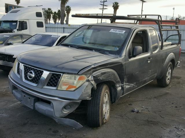 1N6AD06U45C432970 - 2005 NISSAN FRONTIER K GREEN photo 2