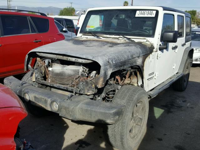 1C4BJWDG4EL183778 - 2014 JEEP WRANGLER U WHITE photo 2