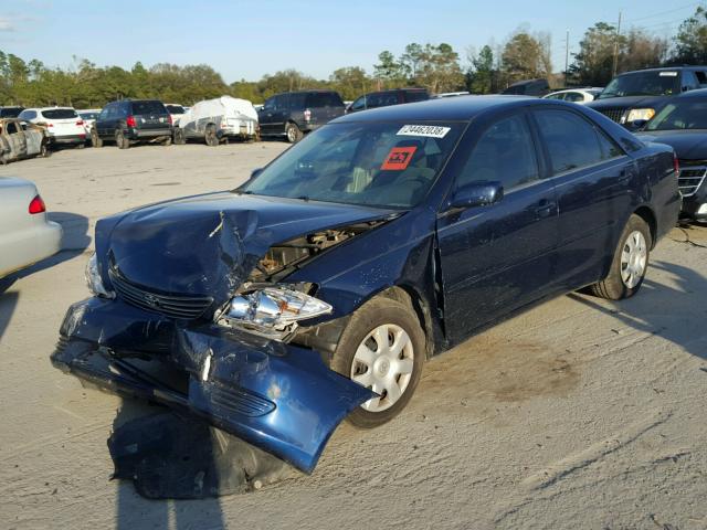 4T1BE30K65U420421 - 2005 TOYOTA CAMRY LE BLUE photo 2