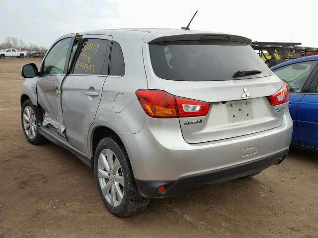 4A4AP4AU4FE014643 - 2015 MITSUBISHI OUTLANDER SILVER photo 3