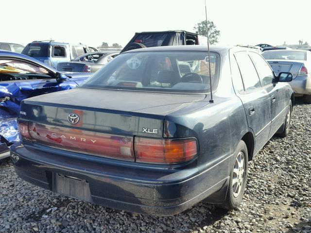 JT2SK13EXN0066572 - 1992 TOYOTA CAMRY XLE GREEN photo 4