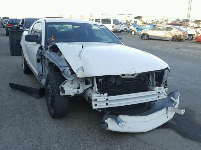 1ZVHT80NX85117164 - 2008 FORD MUSTANG WHITE photo 1