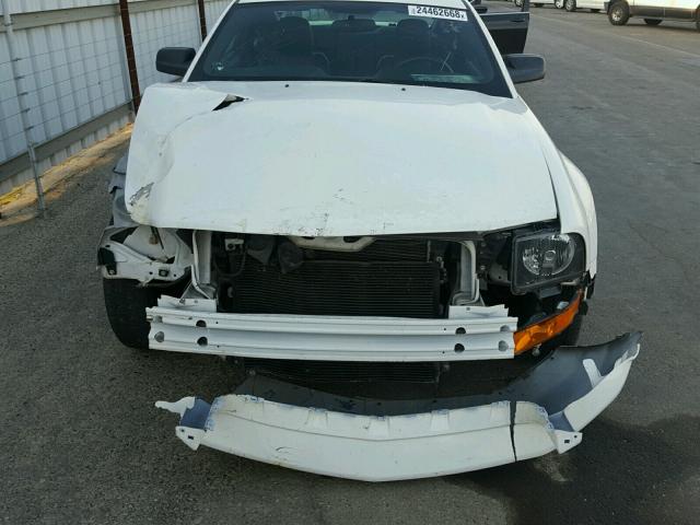 1ZVHT80NX85117164 - 2008 FORD MUSTANG WHITE photo 9