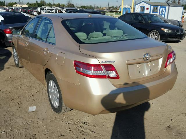 4T1BF3EK9BU766187 - 2011 TOYOTA CAMRY BASE GOLD photo 3