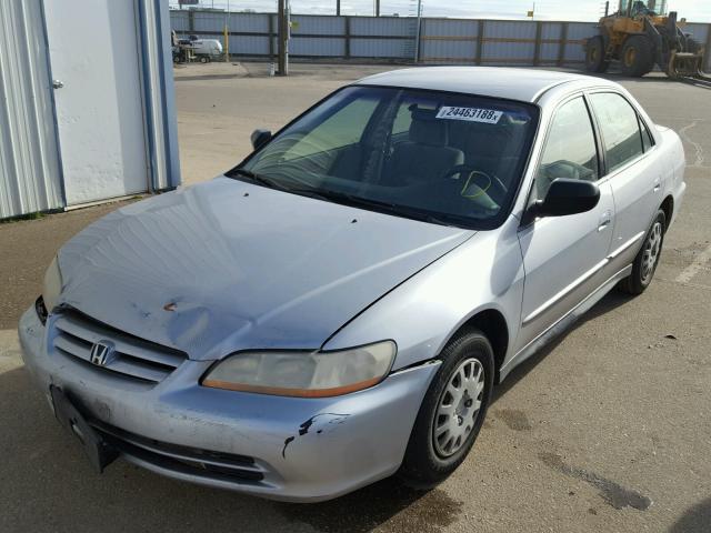 1HGCF86681A032617 - 2001 HONDA ACCORD VAL SILVER photo 2