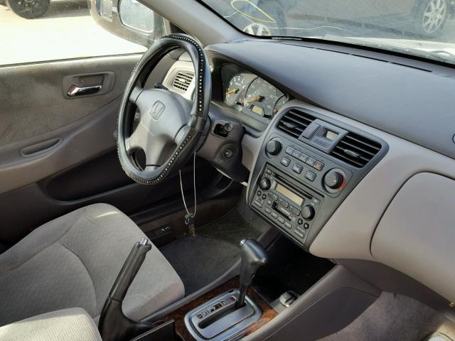 1HGCF86681A032617 - 2001 HONDA ACCORD VAL SILVER photo 9