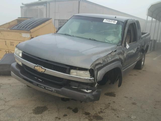 1GCHC29142E118236 - 2002 CHEVROLET SILVERADO CHARCOAL photo 2