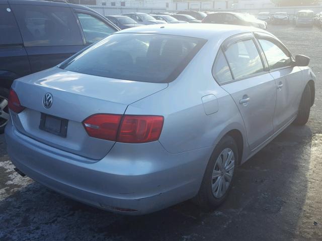 3VW2K7AJ1EM250688 - 2014 VOLKSWAGEN JETTA BASE 银色 照片 4