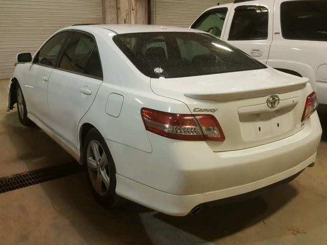 4T1BF3EK0BU615836 - 2011 TOYOTA CAMRY BASE WHITE photo 3