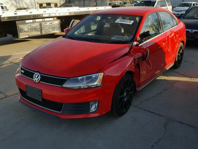 3VW567AJ9CM132273 - 2012 VOLKSWAGEN JETTA GLI RED photo 2