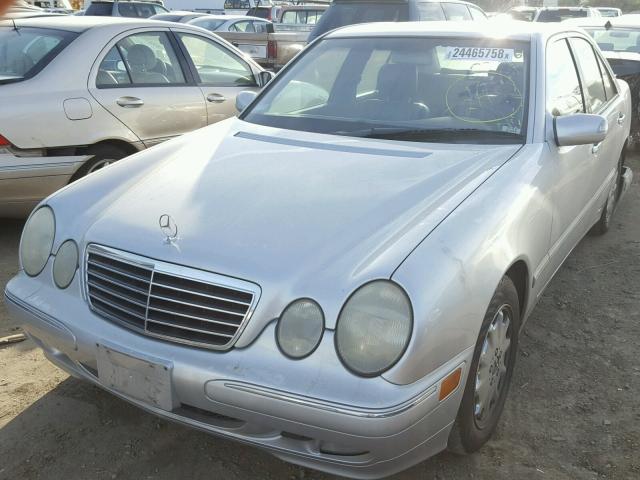 WDBJF65J61B202661 - 2001 MERCEDES-BENZ E 320 SILVER photo 2