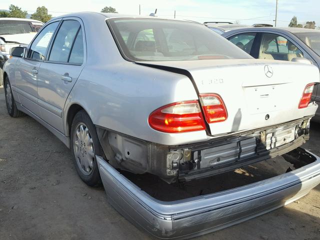 WDBJF65J61B202661 - 2001 MERCEDES-BENZ E 320 SILVER photo 3