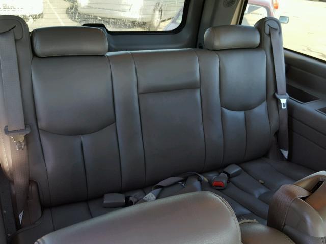 1GNFK16Z95J104396 - 2005 CHEVROLET SUBURBAN K GRAY photo 9