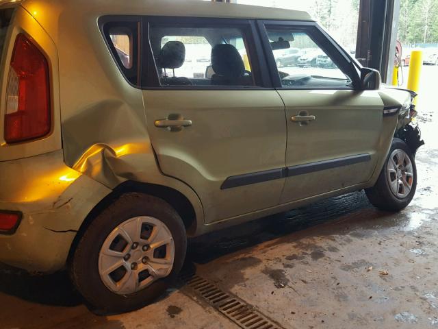 KNDJT2A58D7629598 - 2013 KIA SOUL GREEN photo 9