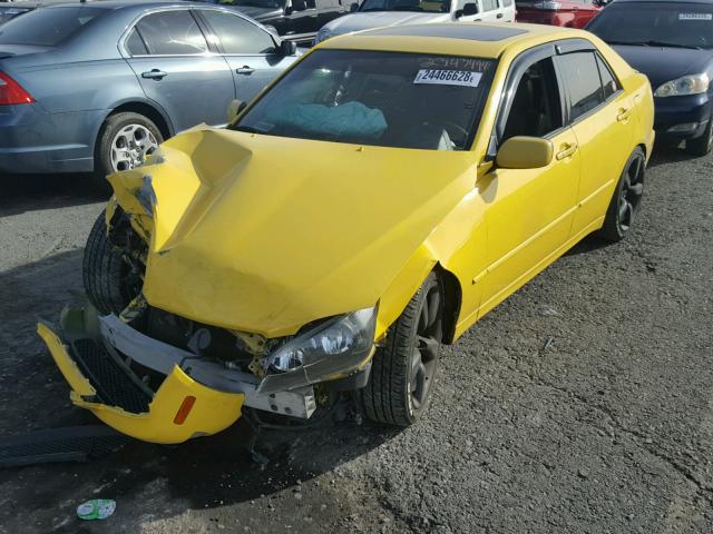 JTHBD192120037440 - 2002 LEXUS IS 300 YELLOW photo 2