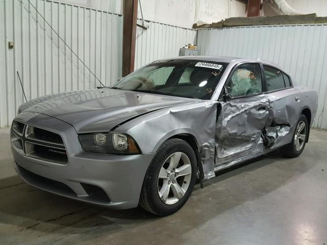 2C3CDXBG1EH102774 - 2014 DODGE CHARGER SE SILVER photo 2