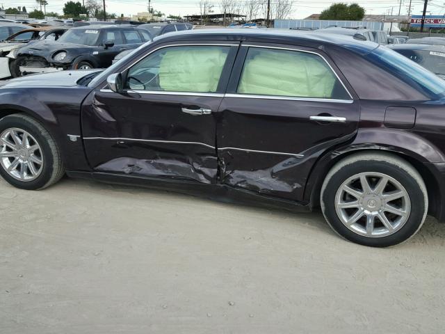 2C3AA63H55H585705 - 2005 CHRYSLER 300C MAROON photo 9