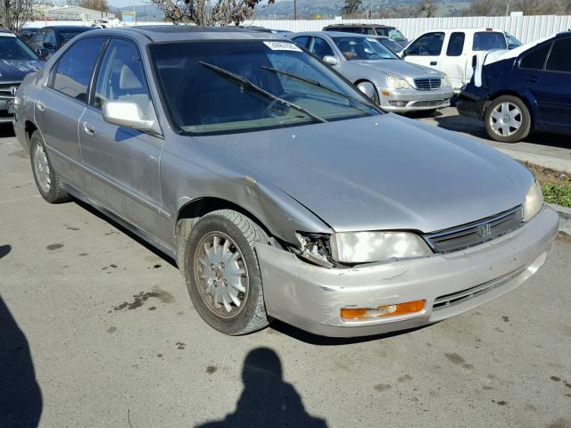 1HGCD5651TA109813 - 1996 HONDA ACCORD EX SILVER photo 1