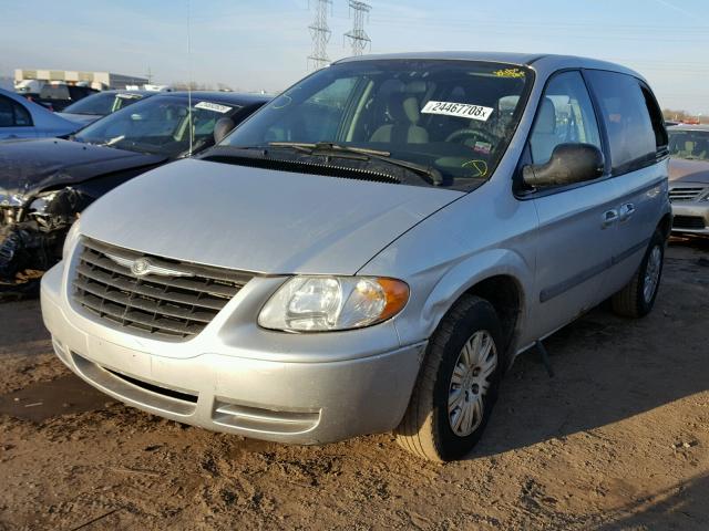 1A4GJ45R07B179871 - 2007 CHRYSLER TOWN & COU SILVER photo 2