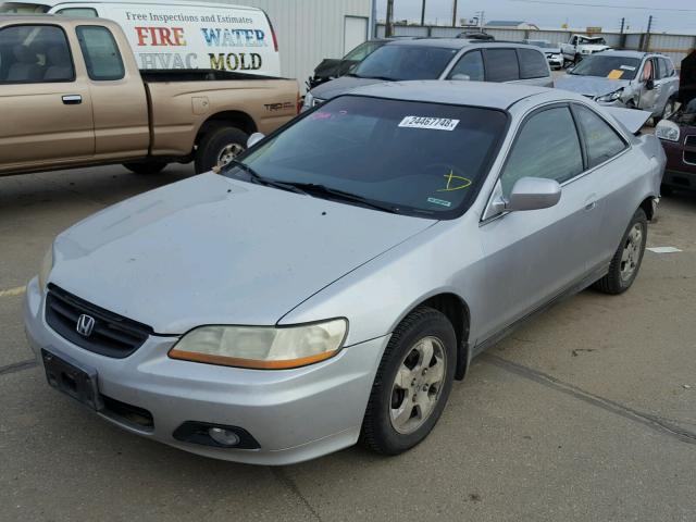 1HGCG32441A026804 - 2001 HONDA ACCORD LX SILVER photo 2