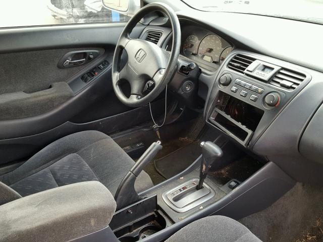 1HGCG32441A026804 - 2001 HONDA ACCORD LX SILVER photo 9