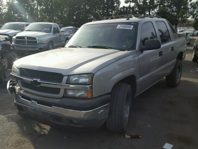 3GNEC12Z75G137316 - 2005 CHEVROLET AVALANCHE SILVER photo 2