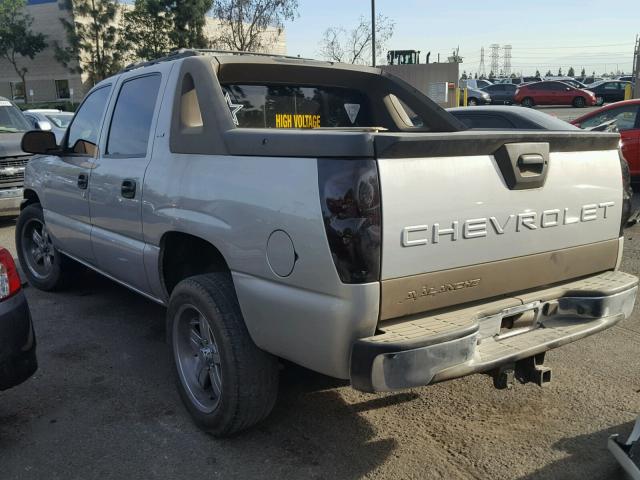 3GNEC12Z75G137316 - 2005 CHEVROLET AVALANCHE SILVER photo 3