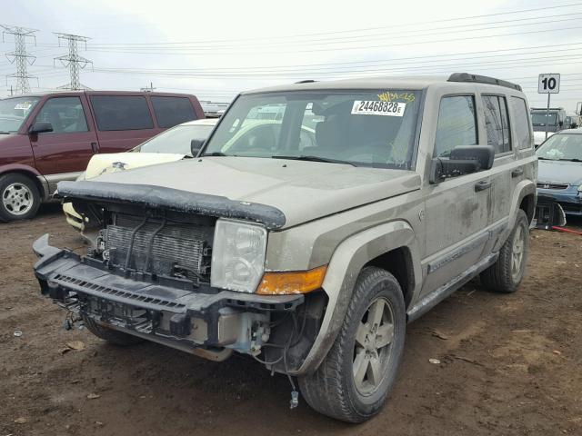 1J8HG48N76C275063 - 2006 JEEP COMMANDER TAN photo 2